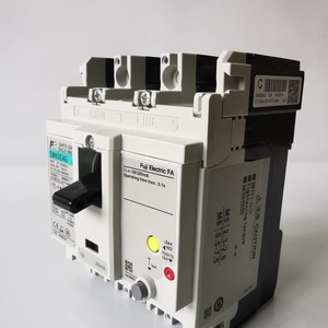 Disjoncteur différentiel Fuji Electric EW63EAG 3P 63A 200mA, côté ligne - Product Image 3