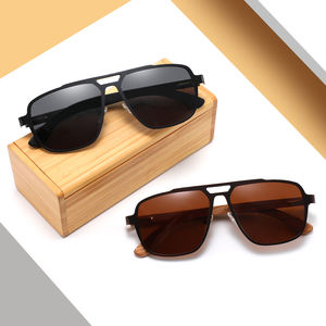 2025 nouvelle mode haute qualité lunettes de soleil en bambou polarisées à la main UV400 lentille lunettes de soleil en gris et or cadres pour hommes - Product Image 3