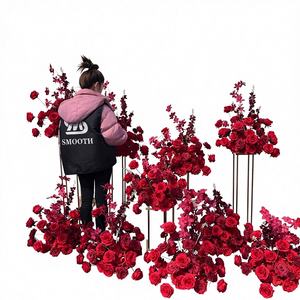 ดอกกุหลาบแดงผ้าไหมประดิษฐ์ทรงกลมขนาด 1.8-2.4 เมตร ดีไซน์แบบไม่สมมาตร สำหรับตกแต่งงานแต่งงาน ขายดีมาก - Product Image 1