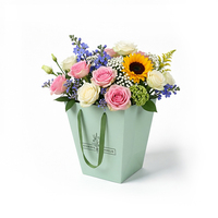 Sac en carton recyclé écologique avec logo de marque imprimé, base large imperméable pour l'emballage de fleurs et de bougies pour la fête des mères