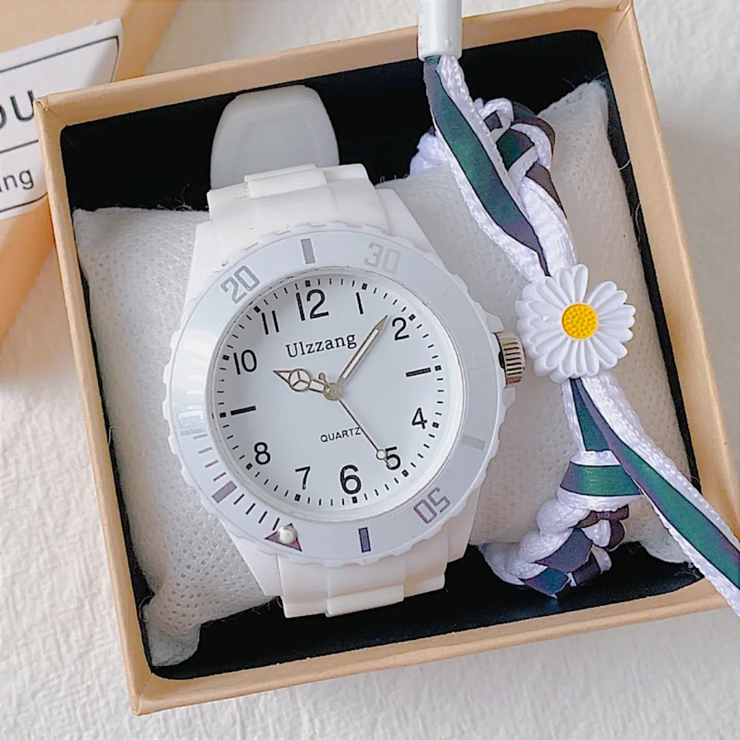 OEM logo chine usine bracelet en silicone mouvement à quartz promotion cadeaux ensemble bracelet recyclé matériel personnalisé montres en plastique
