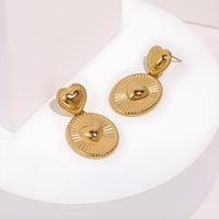 Boucles d'oreilles minimalistes en forme de cœur texturées avec cœur en acier inoxydable plaqué or 18 carats pour cadeau d'anniversaire
