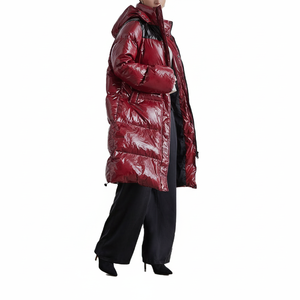 OEM En stock femmes manteau de duvet long surdimensionné vêtements d'extérieur chauds d'hiver avec col à capuche tenue de voyage veste matelassée brillante - Product Image 1
