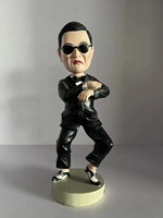 Figurine de danse en résine de style chibi - Personnage de dessin animé à collectionner, cadeau pour les fans de musique et de danse pour la décoration de la maison ou du bureau
