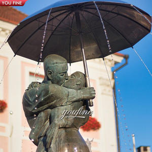 YOUFINEカスタム屋外パークガーデンデコレーション等身大ブロンズキスカップル傘彫刻 - Product Image 4