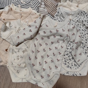 Vêtements pour nouveau-nés unisexes à ouverture latérale en coton biologique à manches longues pour le printemps et l'automne - Product Image 2