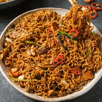 Mi Goreng Hot Chili Quick-Cook Mie Instan Pedas Kering Tepung Terigu Mie Goreng Kemasan Kotak Besar 5-Pak 80g Umur Simpan 24 Bulan