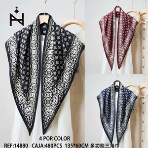 Pañuelo Triangular Angelina 135x60cm con Patrón Geométrico, Accesorio de Moda para Mujer, Todas las Temporadas, Poliéster, Estilo Largo - Product Image 4