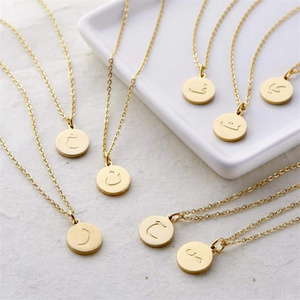 Collar con colgante de disco con grabado personalizado, letra árabe sencilla, colección de <span class=keywords><strong>letras</strong></span>, acero inoxidable gratis, joyería islámica musulmana - Product Image 3