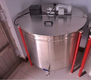 Nueva Máquina Eléctrica Radial de 24 Cuadros de Acero Inoxidable para Procesamiento de Miel con Motor para Apicultura - Product Image 1