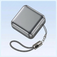 Mini Power Bank 10000mAh 22.5W PD Charge Rapide Format Carte Câble Intégré Lanière Ultra Légère Power Bank de Voyage OEM/ODM