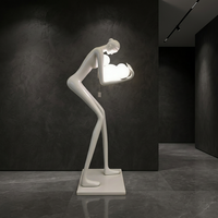 Grande sculpture en fibre de verre pour décoration de centre commercial, mobilier de salon, sculpture abstraite de fille tenant une boule, pour décoration de chambre