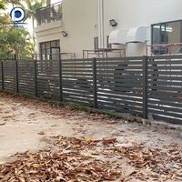 Clôture sur mesure minimaliste en alliage d'aluminium et WPC, robuste, antirouille, solide, pour villa moderne