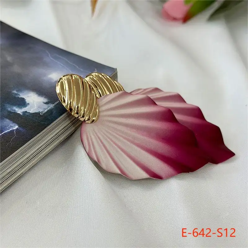Wholesale Gradient Color Geometric Statement Earrings Leaf Circle Hollow Women Earrings For Party