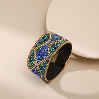 Bracelet Bohème Tendance à Fermoir Magnétique, Bijou Fait Main avec Perles de Pierre Concassée, Bracelet Large pour Femme