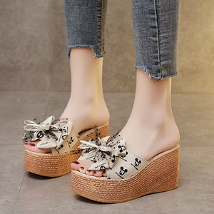 Mules compensées pour femmes, version coréenne, avec nœud papillon et fleur, talons hauts rehaussants, chaussures tendance - Product Image 2