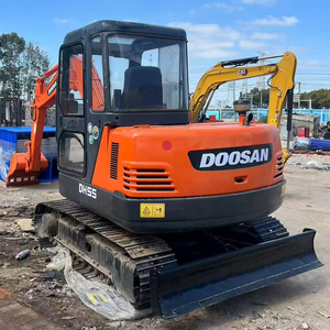 Excavateur Doosan DH55 d'occasion Mini pelleteuse Doosan DH55 d'occasion Mini pelleteuse originale coréenne en bon état - Product Image 1