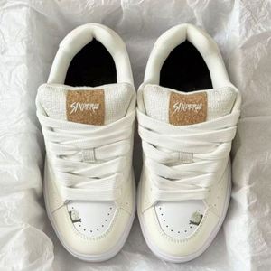 Chaussures originales Girly Heart Beige Bread pour femmes, tendance 2026, nouvelles chaussures de skate polyvalentes décontractées blanches pour l'automne - Product Image 4