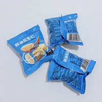 Sac d'emballage en plastique scellé bleu, utilisé pour l'emballage des cacahuètes, avec design et dimensions personnalisés