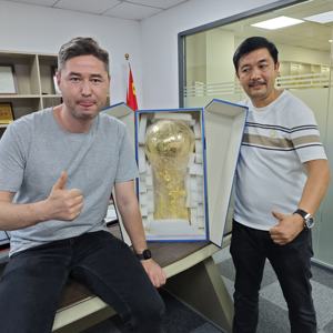 Trophée de champion de football en métal de grande taille de 60 cm, artisanat exclusif personnalisé, or, haute qualité, gravure CNC - Product Image 5