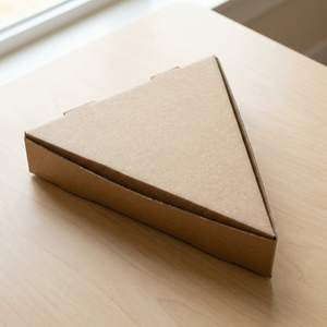 Caja de Pizza Triangular de Cartón Corrugado Portátil y Reciclable, Ecológica, de Alta Gama, con Tamaño Personalizado y Materiales Reciclados - Product Image 6