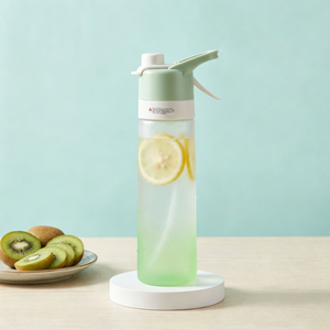 ขวดน้ำพลาสติกไล่สีขนาด 700 มล. พร้อมฝาแบบมีบานพับ ปลอดสาร BPA สำหรับการเดินทางกลางแจ้ง ดีไซน์ทันสมัยสำหรับทุกเพศ - Product Image 5