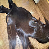 Lots de Cheveux Bouclés Birmans de Donneur Unique en Gros, Cheveux Raides Bruts Alignés dans le Sens des Cuticules, Cheveux Humains Bruts Ondulés du Cambodge