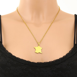 Collier pendentif carte plaqué or en acier inoxydable PVD bijoux français pour femmes et filles - Product Image 6