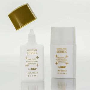 Bouteille d'emballage de protection solaire debout personnalisable avec pulvérisateur à pompe de sérigraphie Matériau EVOH à <span class=keywords><strong>cinq</strong></span> trois couches de forme carrée - Product Image 4