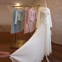 Ensemble élégant pour femme F-34 : Haut léger et respirant en polyester et jupe longue, Abaya à motif floral, coupe classique