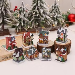 Adornos Navideños <span class=keywords><strong>de</strong></span> Resina Pequeños para Decoración, Regalos para Árbol <span class=keywords><strong>de</strong></span> <span class=keywords><strong>Navidad</strong></span>, Casas <span class=keywords><strong>de</strong></span> <span class=keywords><strong>Muñecas</strong></span>, Luces LED, Casas <span class=keywords><strong>de</strong></span> Pueblo Navideñas - Product Image 4