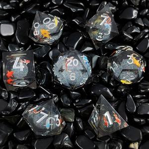 Fish Lucky Quicksand Blue Liquid Sharp Edge <span class=keywords><strong>Jeu</strong></span> de dés <span class=keywords><strong>en</strong></span> résine Cadeaux Ensemble de dés 7 pièces Donjons <span class=keywords><strong>et</strong></span> Dragons - Product Image 6
