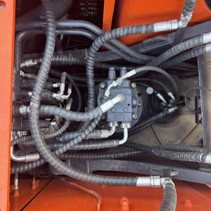 รถขุดมือสอง Doosan DX300LC-9C ยี่ห้อเกาหลี ขนาด 30 ตัน สภาพดีเยี่ยม 90% พร้อมเครื่องยนต์และเกียร์ Isuzu มีสินค้าในสต็อก - Product Image 6