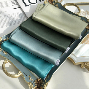 Venta al por mayor 100% pura seda pelo cabeza cuello chal suave estilo largo Color sólido suave verano mujeres lujo <span class=keywords><strong>Hijab</strong></span> bufanda seda