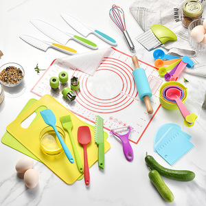 Set di strumenti per la cucina per bambini in 31 pezzi coltelli in plastica per la cottura fai da te per la frutta cibo completo per avventure Creative in cucina - Product Image 6