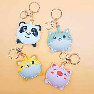 Llavero de coche con diseño de animal adorable, regalo promocional de panda, dijes de alta calidad para bolso, llavero de cerdito de dibujos animados rosa de cuero PU suave - Product Image 2
