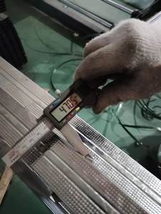 Profilé F47 pour <span class=keywords><strong>plafond</strong></span> en plaques de plâtre, profilé <span class=keywords><strong>métallique</strong></span> galvanisé 47x18, profilé de <span class=keywords><strong>plafond</strong></span> - Product Image 5