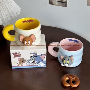 Mug à café/eau de bureau pour femmes et couples, de haute qualité, à double paroi magnétique, avec cuillère, de la marque authentique Tom et Jerry. - Product Image 3