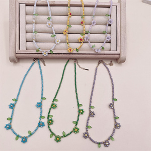 <span class=keywords><strong>Collana</strong></span> <span class=keywords><strong>di</strong></span> ametista con rosario con perline estive Creative nuova <span class=keywords><strong>collana</strong></span> <span class=keywords><strong>di</strong></span> perline <span class=keywords><strong>di</strong></span> cristallo color caramella fiore margherita - Product Image 4