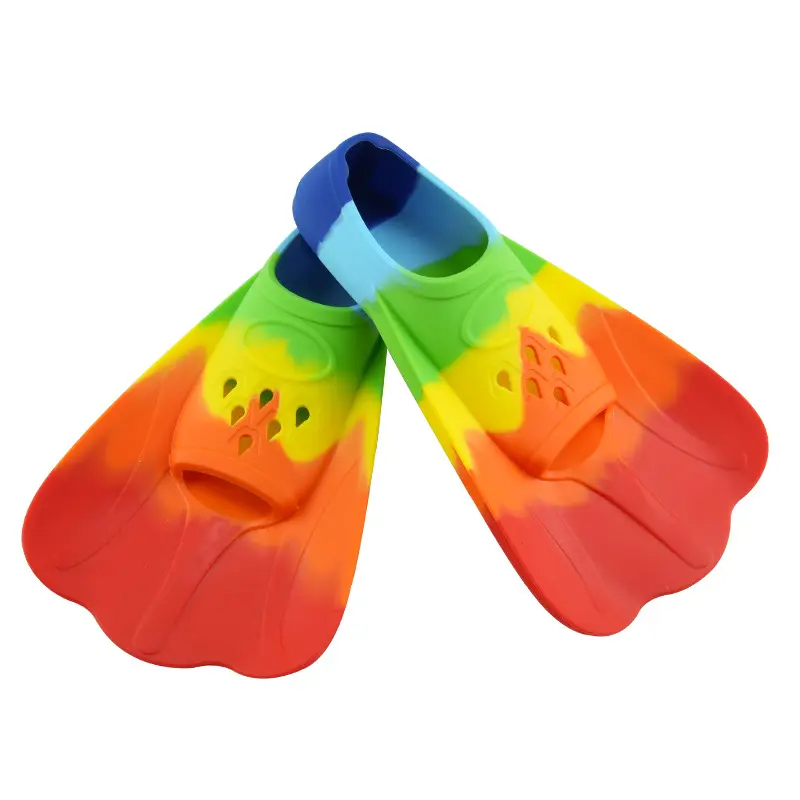 Nuevo Tipo de pies de pato y zapatos de rana, aletas de natación cómodas de silicona para niños
