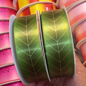 4 Adet Çift Taraflı Gökkuşağı Renkli Polyester Saten Kurdele 4cm 100 yard Yüksek Dayanımlı Kurdele Rulosu Baskılı Ombre Özel Gül Çiçekleri İçin - Product Image 1