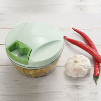 2-in-1 400ml plastic groentehakker met roestvrijstalen messen, milieuvriendelijke mini-ui- en snijder