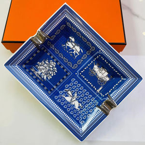 Cenicero Decorativo Europeo de Cerámica con Forma de Animal, Cuatro Orificios, Base Roja, para Hogar, Sala de Estar, Restaurante, Sin Humo - Product Image 1