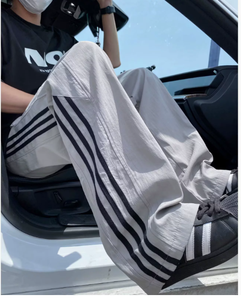 Pantalones deportivos de mujer de cintura alta, pierna ancha, blancos, holgados, largos, de poliéster, anti-bolitas, con cordón ajustable - Product Image 5