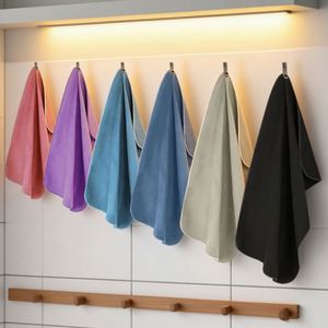 Serviette de plage, de yoga ou de natation en microfibre double face avec logo personnalisé, séchage rapide, super absorbante, impression active - Product Image 6