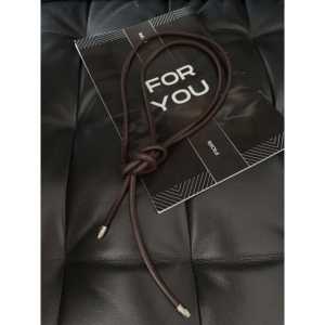 Ceinture en tissu avec détail nœud pour un style décontracté, avec embout métallique, couleur marron - Product Image 3