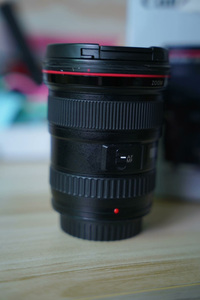 Objectif zoom d'occasion <span class=keywords><strong>Canon</strong></span> EF 17-<span class=keywords><strong>40mm</strong></span> f/4L USM pour photographie <span class=keywords><strong>de</strong></span> voyage et extérieure – Prix <span class=keywords><strong>de</strong></span> gros - Product Image 2