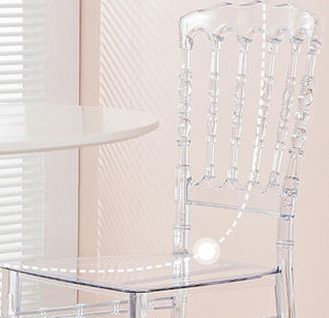 Chaises Chiavari modernes en acrylique transparent pour réceptions de mariage, utilisation en extérieur et en salon, design minimaliste, mobilier de <span class=keywords><strong>salle</strong></span> à manger commercial - Product Image 4