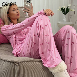 Pijama QINSI Personalizado de Dos Piezas en Algodón para Mujer con Estampado de Lazo, Manga Larga y Bolsillo - Product Image 2