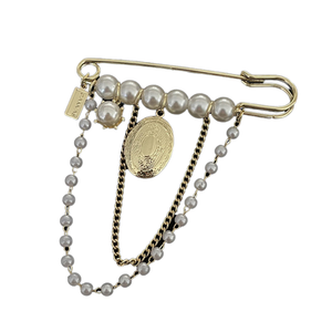 Broche de diseñador chapado en oro con aleación, remaches, cadena de cuentas CCB irregular y borlas, <span class=keywords><strong>para</strong></span> mujer, moderno, <span class=keywords><strong>para</strong></span> fiesta, traje, accesorios de moda - Product Image 1